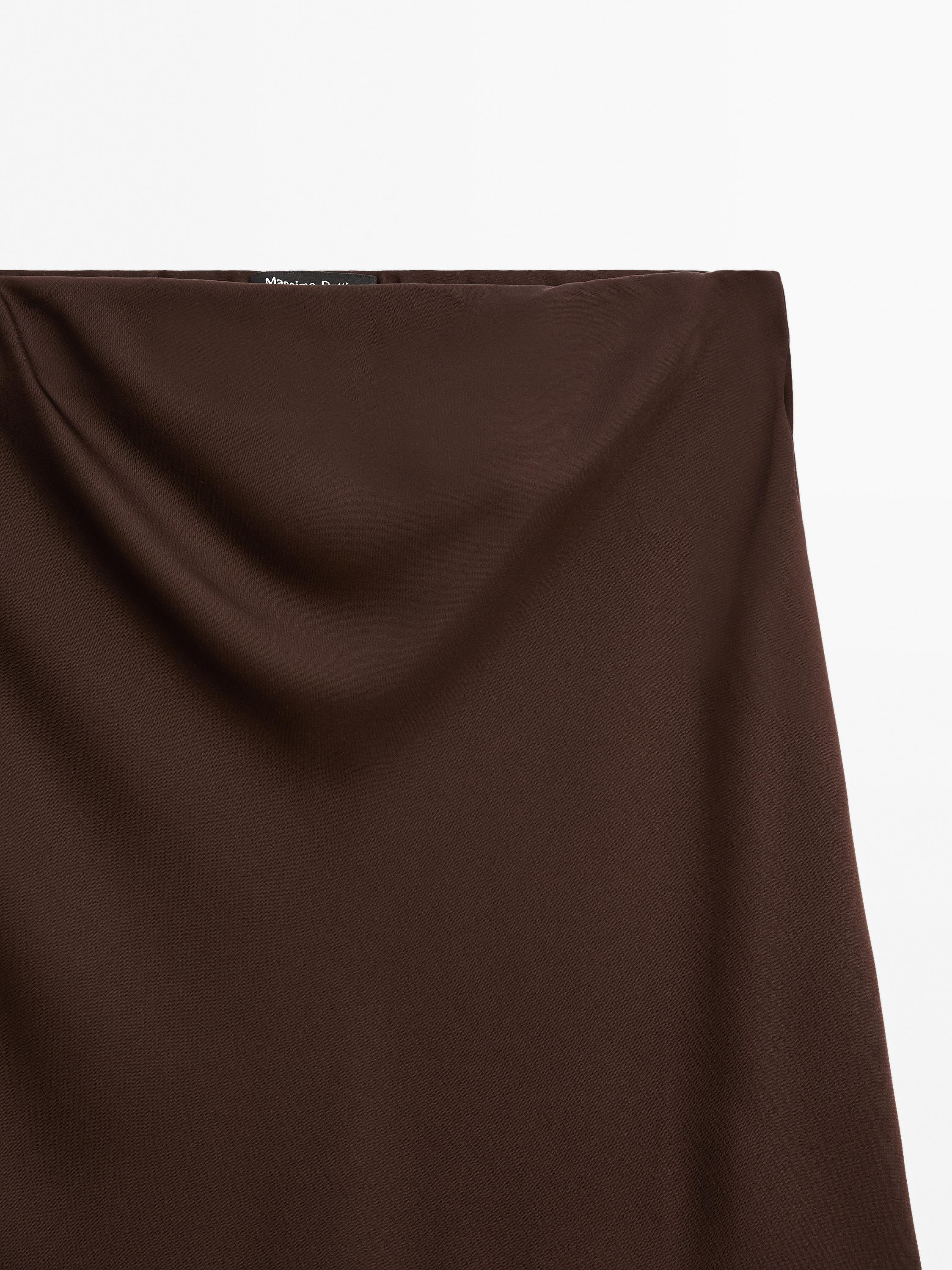 Jupe midi fluide en tissu satiné